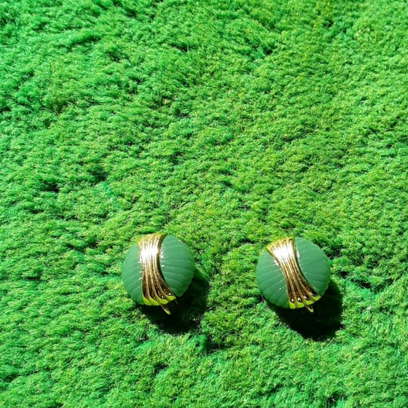 Earrings - Picture 1 of 1